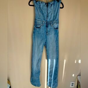 Pull&Bear strapless denim women’s jumpsuit. Like new.